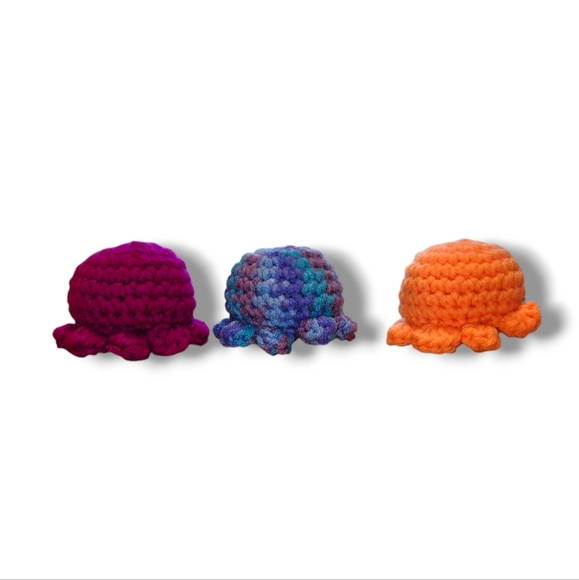 Crochet Mini Octopus Plushy - Picture 3 of 7